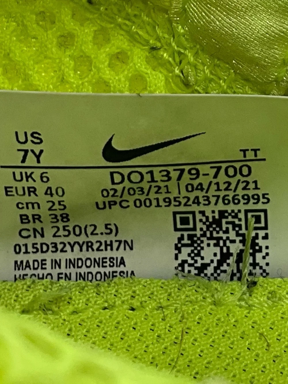 Nike Air Presto Volt Size Women’s 8.5 / Men’s US 7Y Neon Yellow Running Shoes